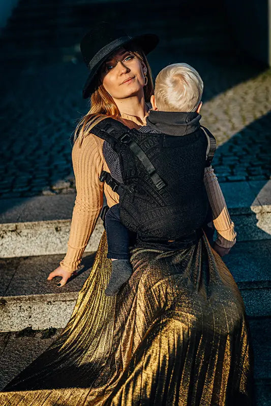 Peacock's Tail Pitch Black LennyUpGrade by LennyLamb LennyLamb