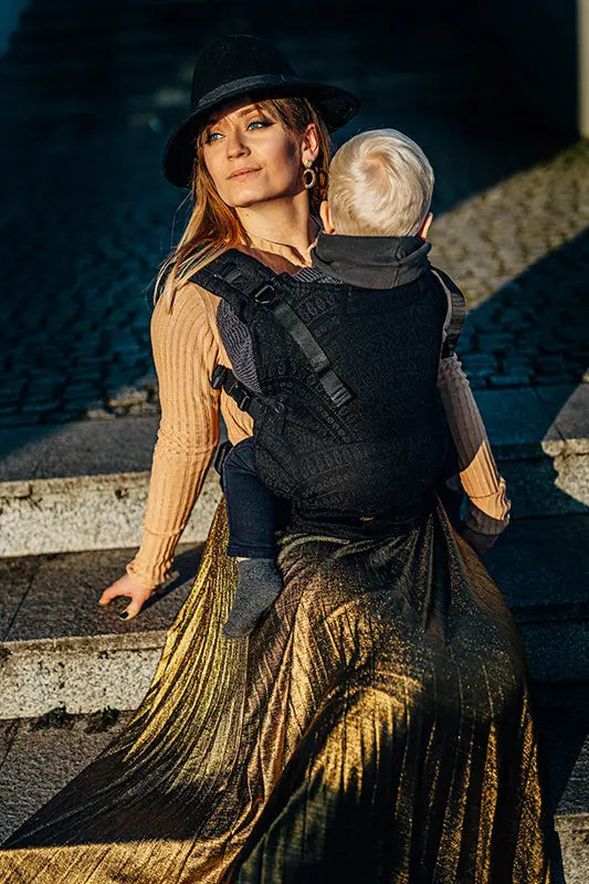 Peacock's Tail Pitch Black LennyUpGrade by LennyLamb LennyLamb