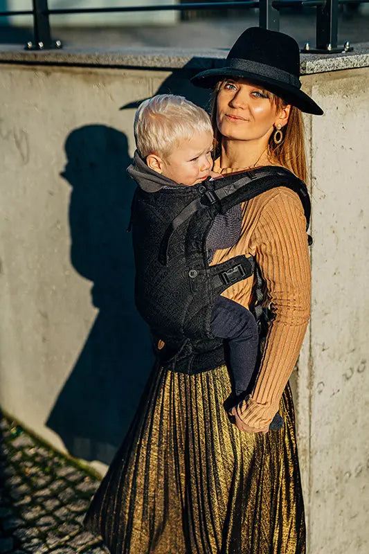 Peacock's Tail Pitch Black LennyUpGrade by LennyLamb LennyLamb