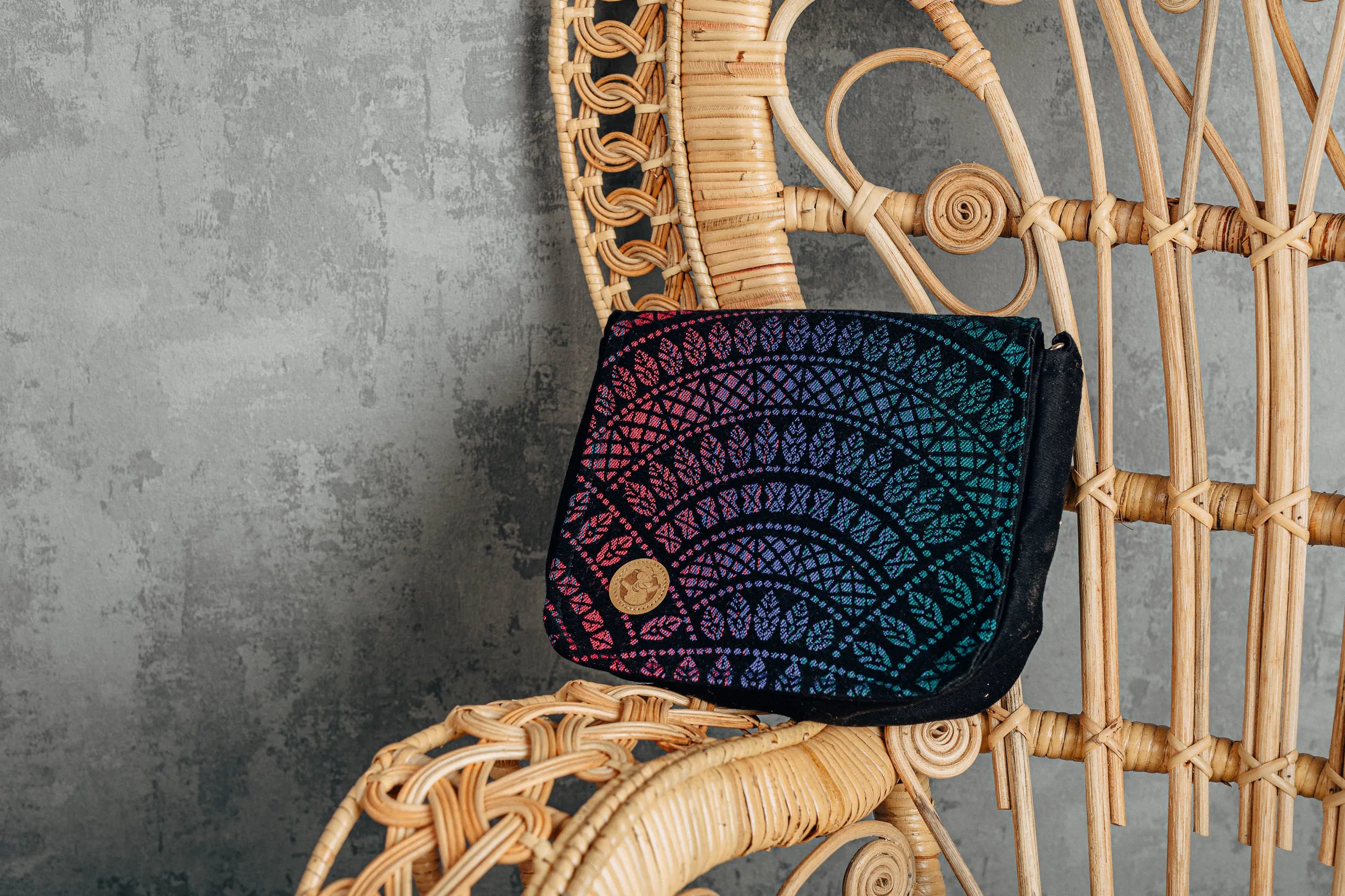 Peacock's Tail Black Opal 2 in 1 City Bag by LennyLamb LennyLamb