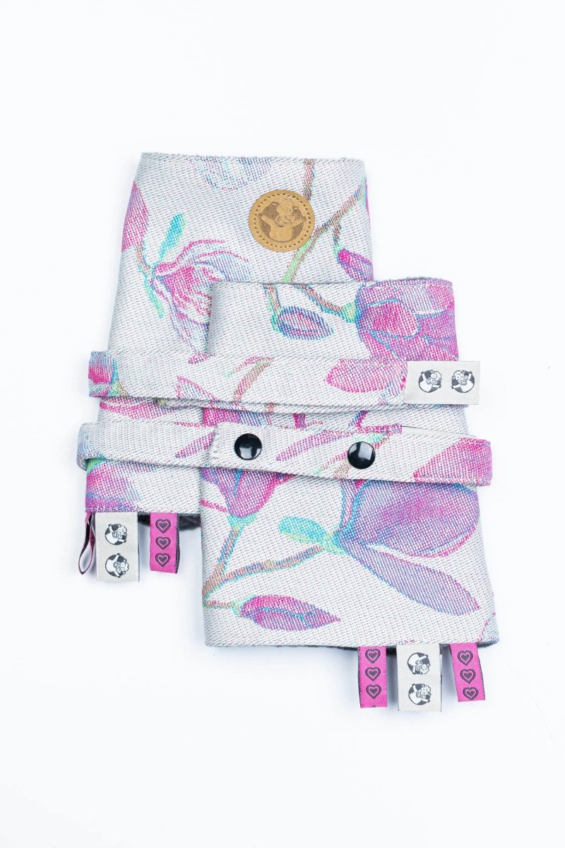 Magnolia Drool Pads Reach Straps