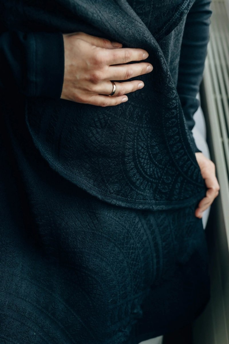 Peacocks Tail Pitch Black Long Cardigan