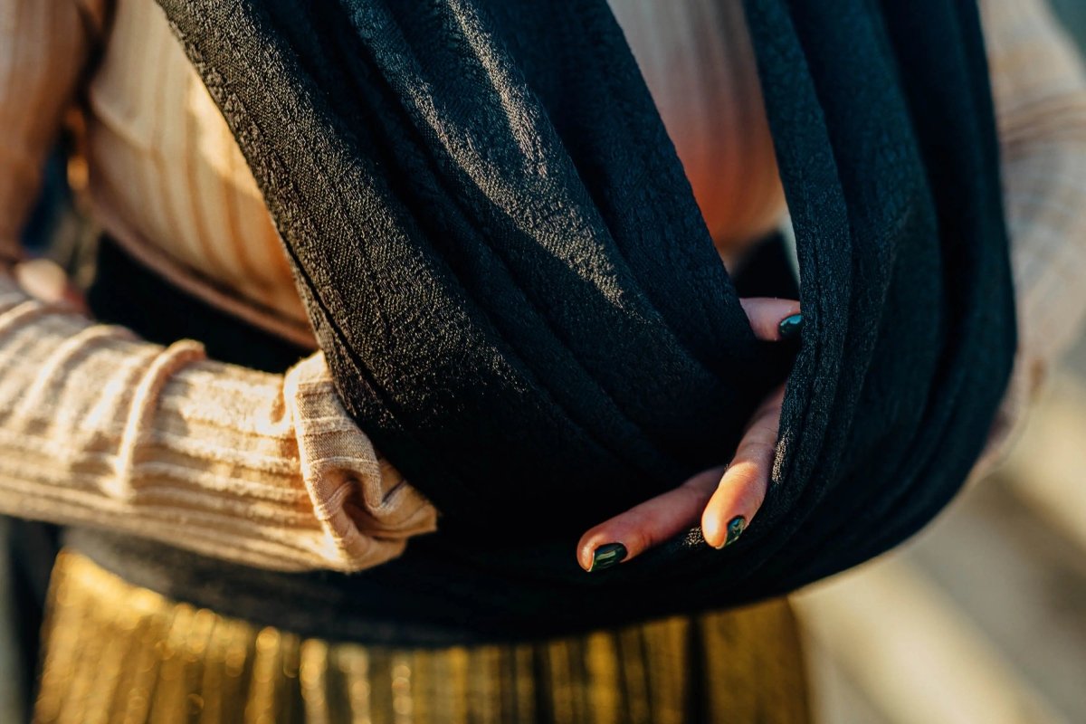 Peacock's Tail Pitch Black Woven Wrap by LennyLamb - Woven WrapLittle Zen One5907557756679