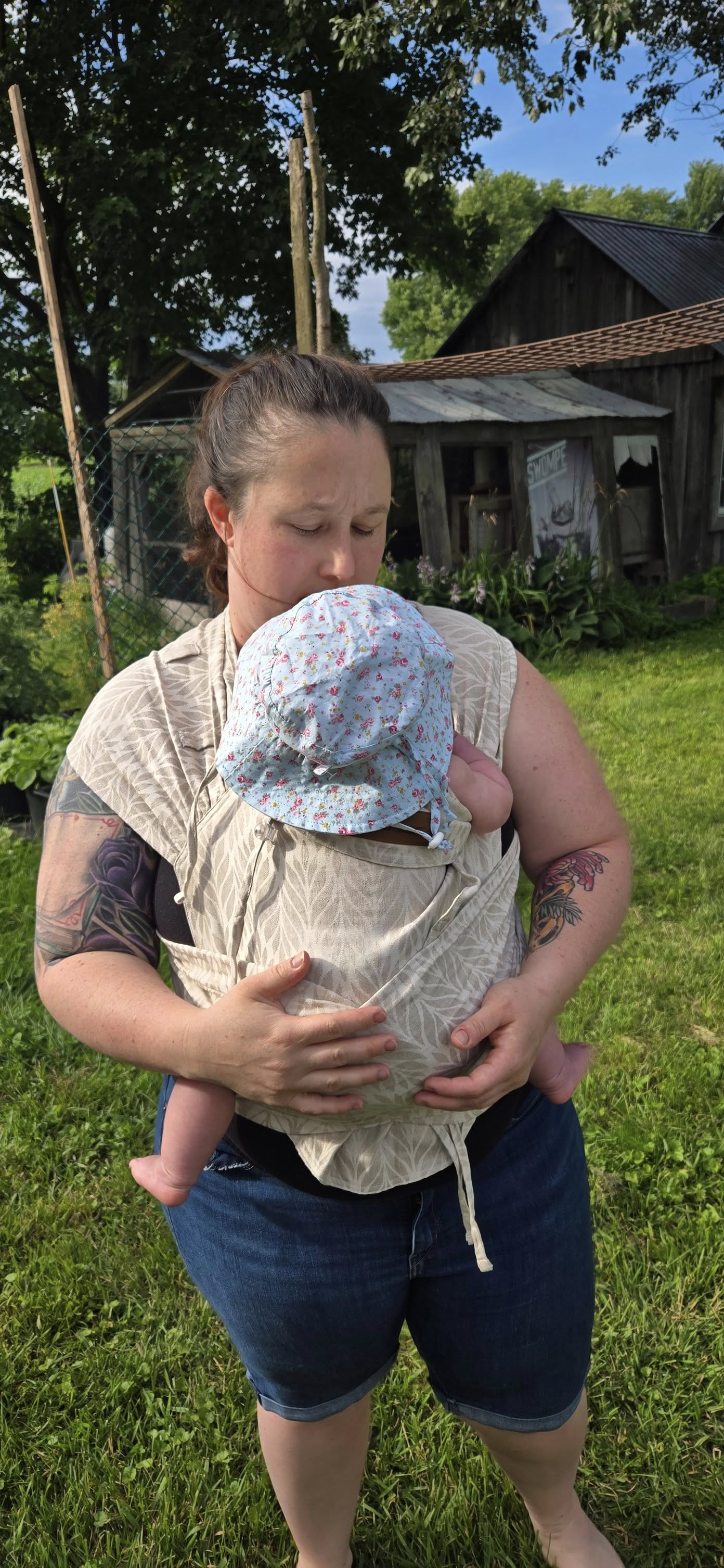 Ugc 2025 7 25 Didymos Mei Tai Didytai Trias Creme Vanessa Pilon