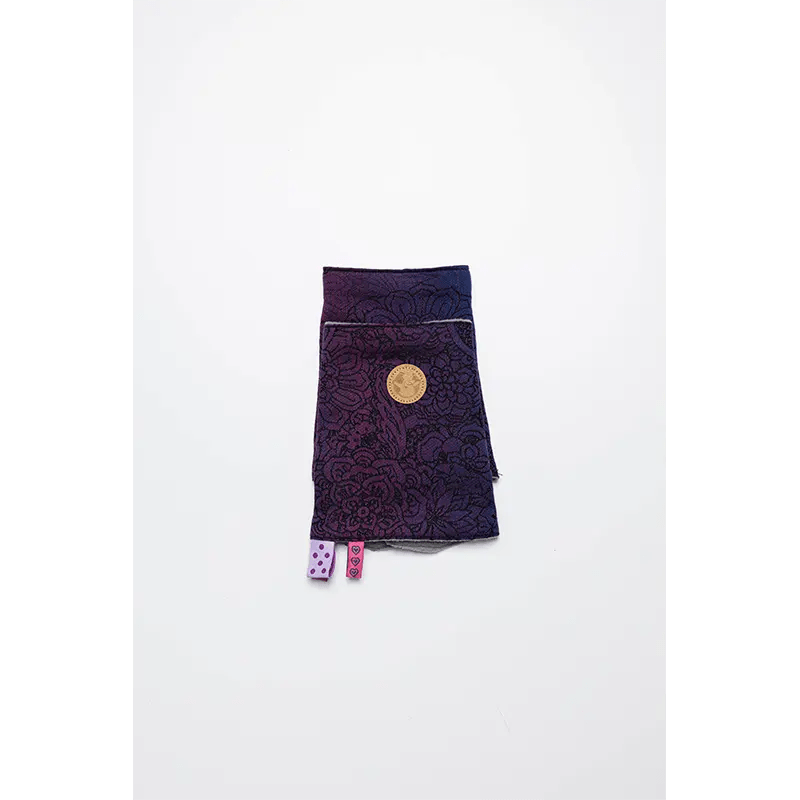 Wild Wine Bouquet Drool Pads Reach Straps