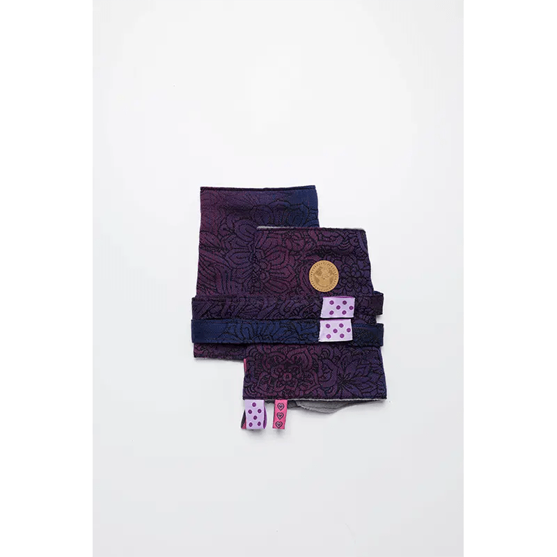 Wild Wine Bouquet Drool Pads Reach Straps